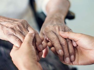 相続の相談先をケース別に解説　弁護士・税理士・司法書士それぞれの役割とは？