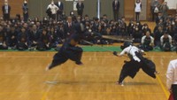 剣道部vsなぎなた部「異種武道大会」　2025年の勝者は？琴平高校で毎年恒例の戦い　香川