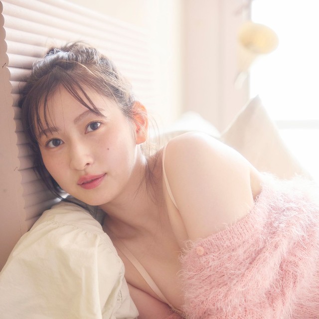 植村あかりのフォトブックより©KADOKAWA/撮影：佐野円香