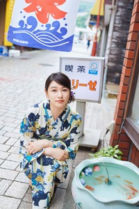 「桜井日奈子2023カレンダーブック」（東京ニュース通信社刊）より
