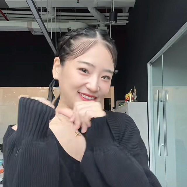 仲川遥香さんのTikTok（@haruchan210）から