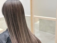 一直線だった境目が消え、自然なつながりに整った修正後の仕上がり／Yusukeさん（@yusuke_kat0）提供