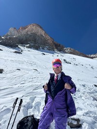 険しい雪山のアコンカグアに自社スーツを着て挑む佐田展隆氏（本人提供）