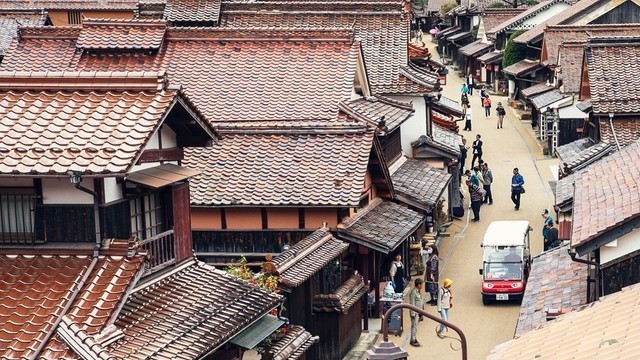 「ジャパンレッド」発祥の地でデジタルビンゴラリー　秋の吹屋地区を巡る　岡山・高梁市