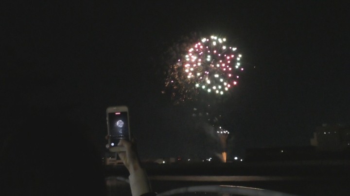 新型コロナ禍のgwを明るく 花火駅伝 香川 丸亀市でサプライズ打ち上げ Ksbニュース Ksb瀬戸内海放送