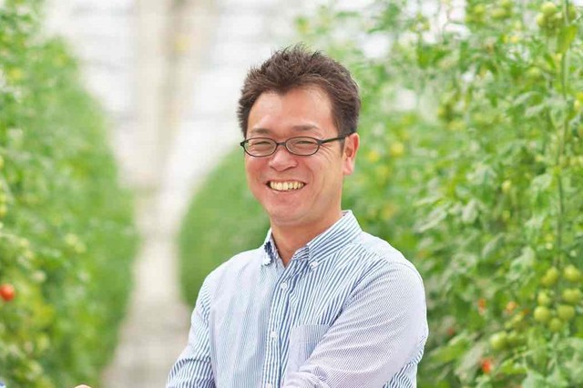 浅小井農園の関澤征史郎さん。元銀行員で、金融と農業をテーマに母校の経済学部で登壇することも（提供：浅小井農園）