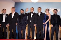 第77回カンヌ国際映画祭のレッドカーペットに、ニコラス・ケイジらと登場したジュリアン・マクマホン＠Ｓｈｏｏｔｐｉｘ／ＡＢＡＣＡ／共同通信イメージズ