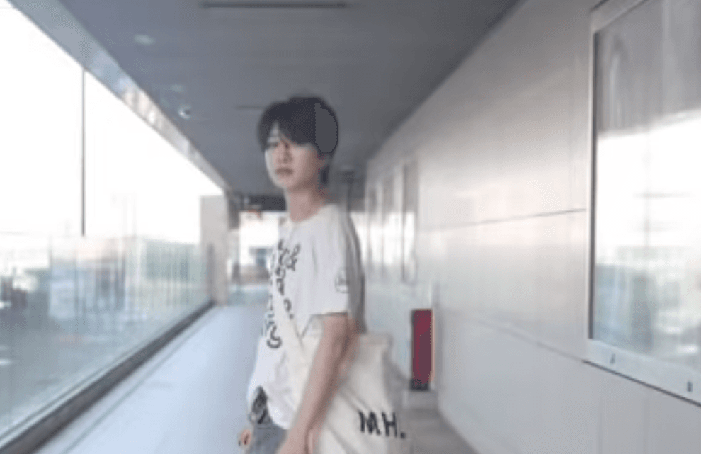 小顔にはこだわりがあり、マッサージは今でも続けているそう／長田凜士さん（@mckg25_mr2）提供