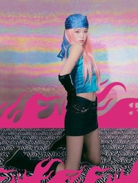 タイトル論争が広まると、チェ・イェナは体調不良などを理由に音楽番組への出演を見合わせた（出典：チェ・イェナ SNS）