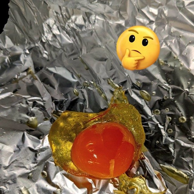 こちらが1年放置した目玉焼き（柿之田ねゐなさん提供）