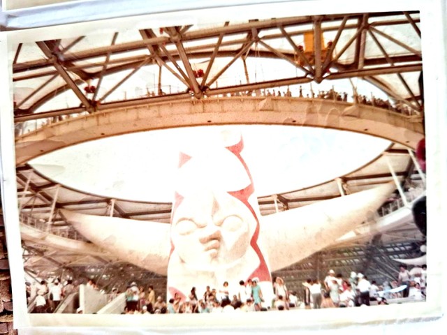 お父さんが撮影した『太陽の塔』の写真（1970年・日本万国博覧会にて／画像提供：陽気なS子さん）