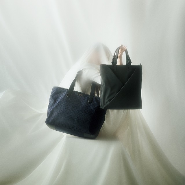 【素材感でバッグを選ぶ。】<br>Nylon<br>VALEXTRA／SMYTHSON