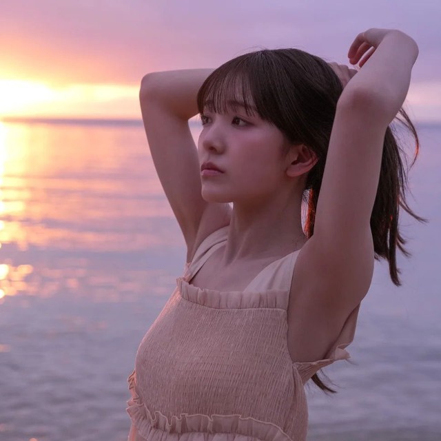桜井えま1st写真集「あざと未満」（撮影：木村智哉、宝島社）