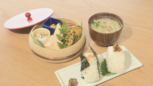 瀬戸内海を一望できるカフェのおにぎりランチ　こだわりのスイーツも　香川【ほっとマルシェ】