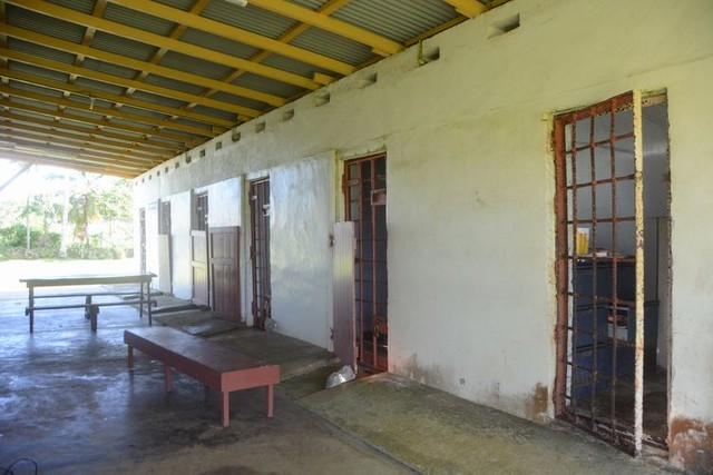 ニウエの刑務所。国唯一のスーパーマーケットの裏手にある。たいてい無人だといい、このときも誰もいなかった