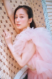 「川上千尋 ファースト写真集 永遠未遂」（徳間書店）より／撮影：岡本武志