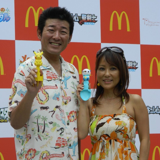 イベントに出演した（左から）布川敏和、つちやかおり＝2012年