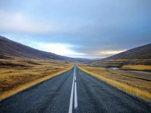 「一方通行」の場所で自由に書き続ける。私を浮かび上がらせるために