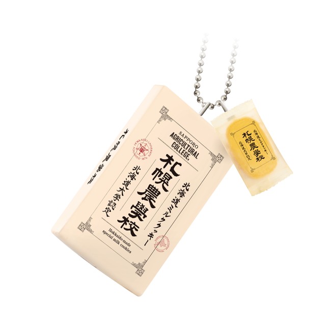 「北海道ミルククッキー　札幌農学校」おなじみのパッケージがそのままマスコットに（トーシン提供）