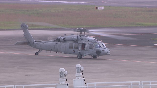 高松空港に着陸したアメリカ海軍所属のヘリコプター　16日