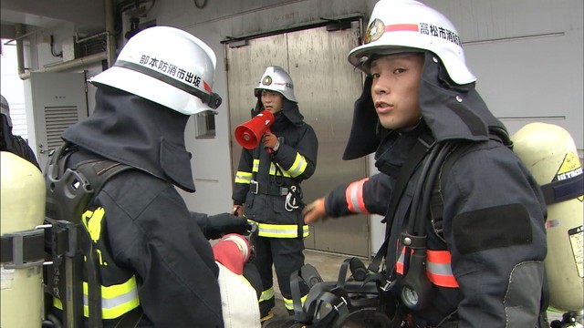 机上の知識を炎の現場で生かせるか　新人消防士たちが実技訓練　香川県消防学校