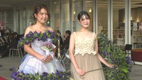 お披露目されたドレスと傘　まなび広場にいみ　新見市