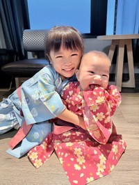 浴衣姿でニコニコなふたり♡（提供：＠mi_nosuke10さん）
