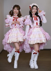 辻野かなみ（左）と杏ジュリア(撮影・金居みつよし）