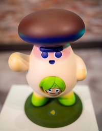ミャクミャクと仲良く並んでいたのに…バルトパビリオン公式アンバサダー｢バラビ｣ちゃん（提供）