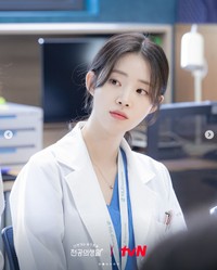 おしゃれ好きで感情表現がストレートな、ピョ・ナムギョンを演じた女優のシン・シア（出典：residentplaybook_official）