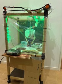 こちらが話題のクレーンゲーム（ともさん提供） 