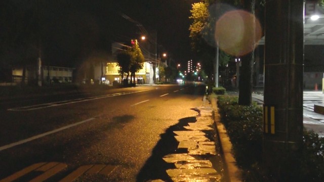 事故があった県道　高松市松縄町　4日午後10時ごろ