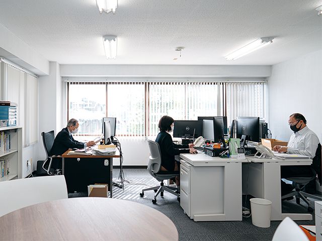 191631 令和税理士法人 八王子オフィス 会議中