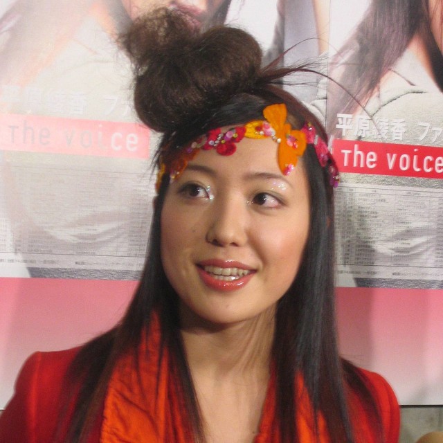 初のライブツアーをスタートさせる平原綾香＝2005年