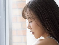 HARUKA（撮影：山雅文　ヘアメイク：高野雄一　スタイリング：佐賀愛衣）