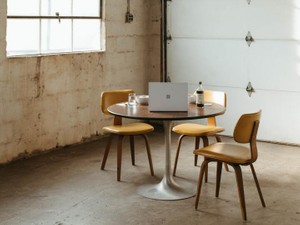 人生が変動した一年間で作った基盤。ブロガーとライターの柱を立てる