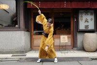 今年も菖蒲を力一杯打ちます（提供：ない株式会社）