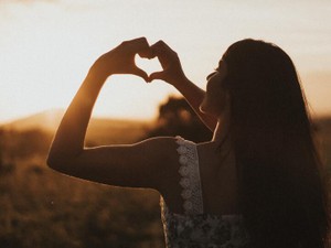 手軽に生活を彩ってくれる「推し」に委ねすぎない、本当の「好き」を