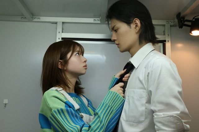 可愛すぎて悶絶」「好きなシーン」桜田ひより＆佐野勇斗の“ネクタイ