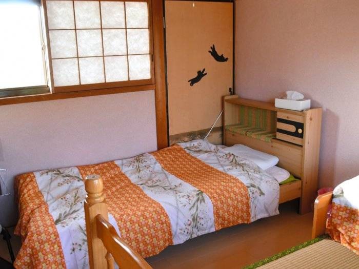 民家を改装したゲストハウス「猫の思」