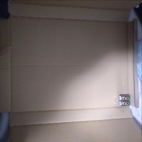 中身がほぼ空だった通販の段ボール箱／迫田祐介さん提供