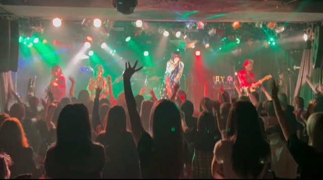V系バンド【曇りのち、】のライブ風景（提供：魅影【曇りのち、】さん）