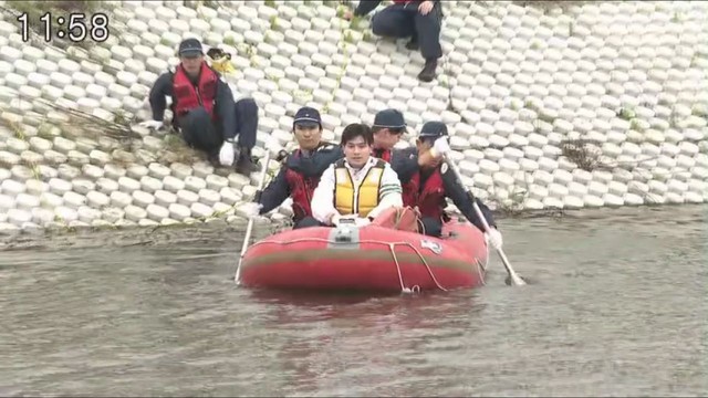 救命ボートで浸水孤立世帯の救助訓練　宮城・角田市