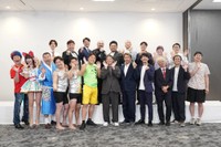 （前列左から）かつみ♥、♥さゆり、とにかく明るい安村、おたけ、太田博久、八木真澄、高橋茂雄、藤田憲右、大村朋宏、兼光タカシ、徳井健太、もう中学生、（後列左から）しゅんしゅんクリニックP、西代洋、ヒロユキMc-Ⅱ、良ちゃん、金ちゃん、ナダル、西野創人、ワダちゃん、市川＝BSよしもと「営業‐1グランプリ2025上半期スペシャル」より