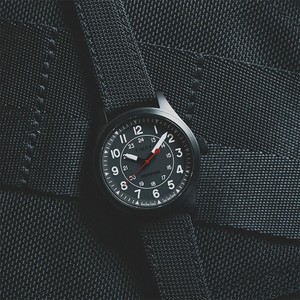 約10年ぶりとなるTIMEXとのコラボレーション！ミリタリーとタフネスを体現する、シーンレスに使える一本