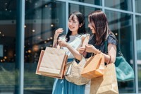 ファッションの参考にする国はどこ？　※画像はイメージです（buritora/stock.adobe.com）