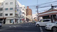 この付近に兵庫電気軌道明石駅があったといいます（隼のぶをさん提供）