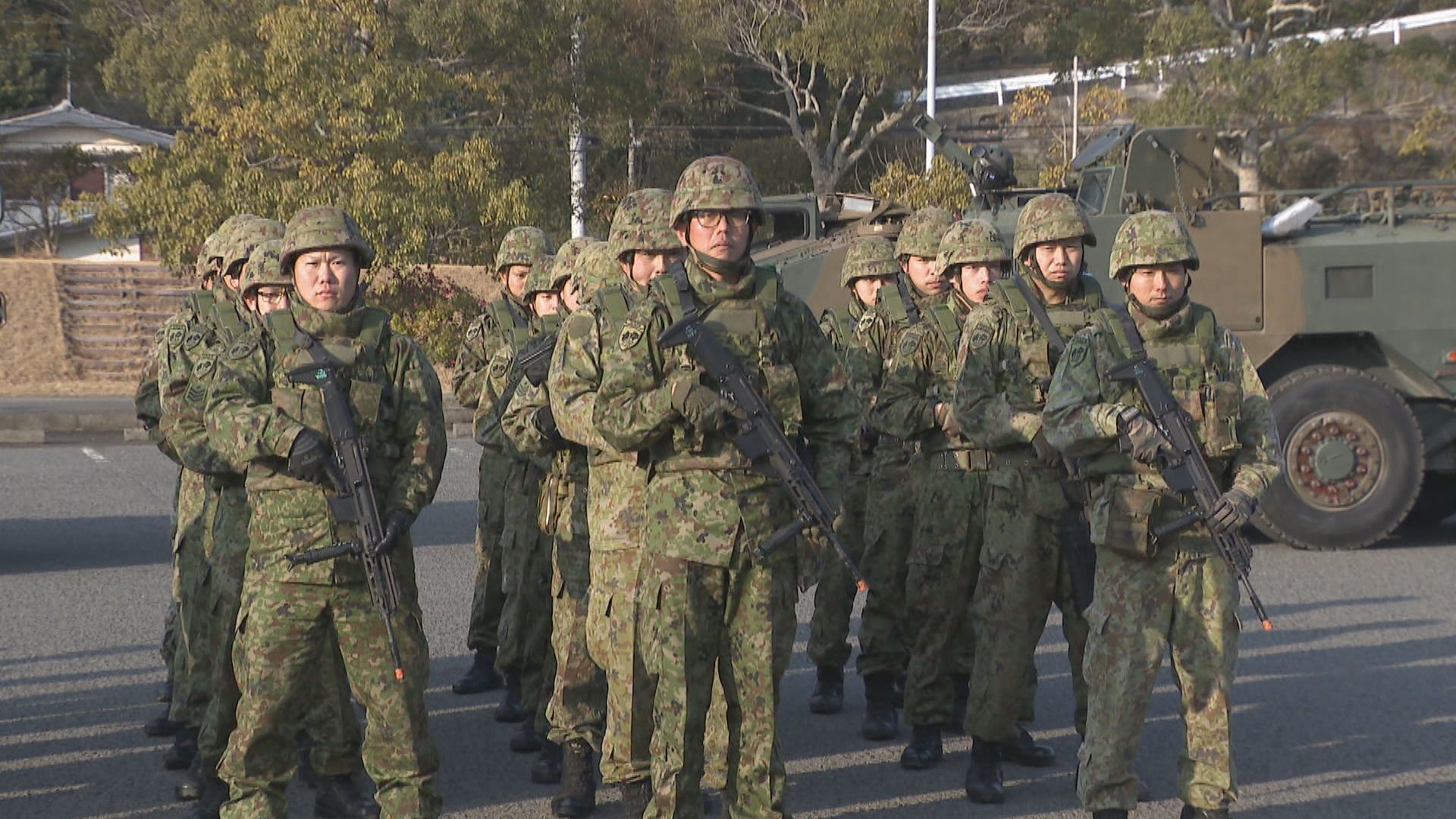 香川・徳島県警と陸上自衛隊が共同訓練で連携強化 銃の乱射や建物の