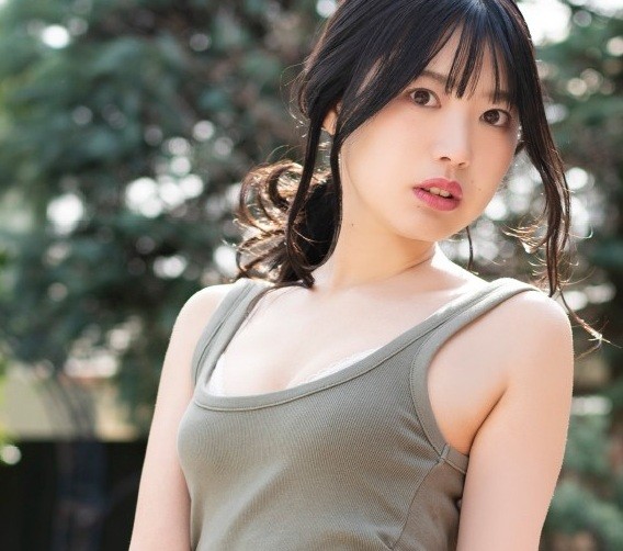 『sabra』第6号に登場した竹川由華