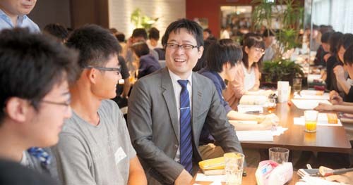 登場人物の未来を想像 米澤穂信さん｜好書好日